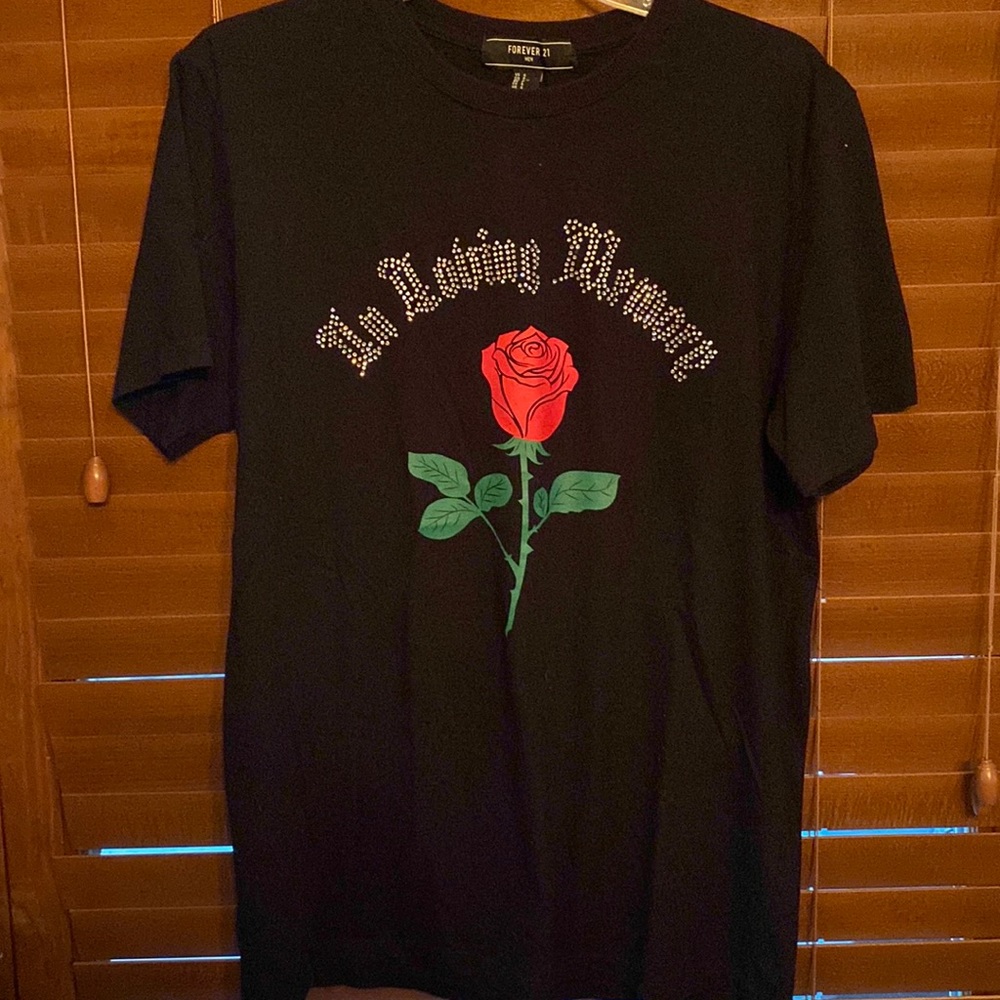 Forever 21 men’s T-shirt with bling